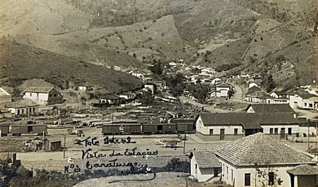 Vista da estação de Caratinga, foto histórica